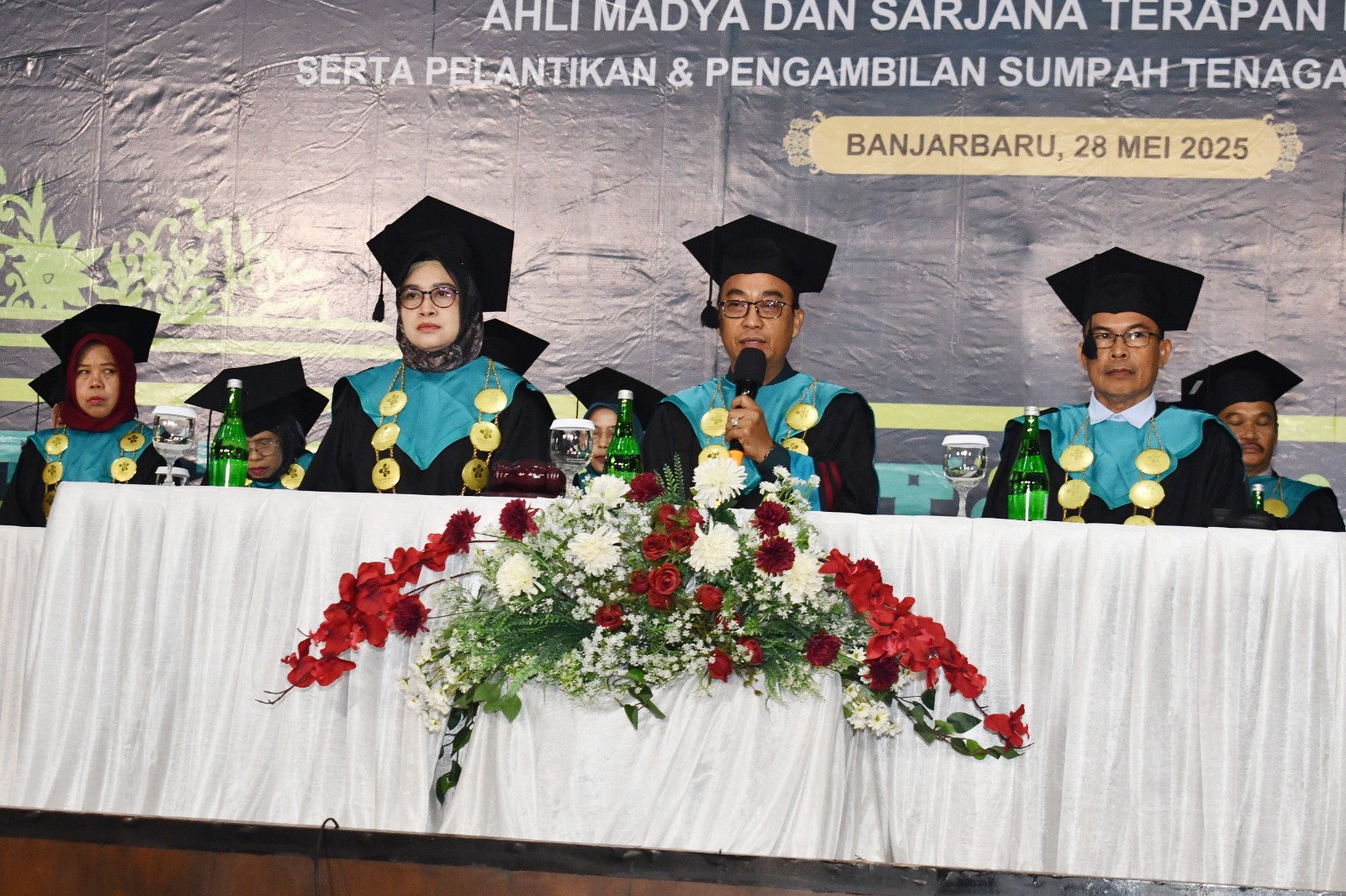 WISUDA 1
