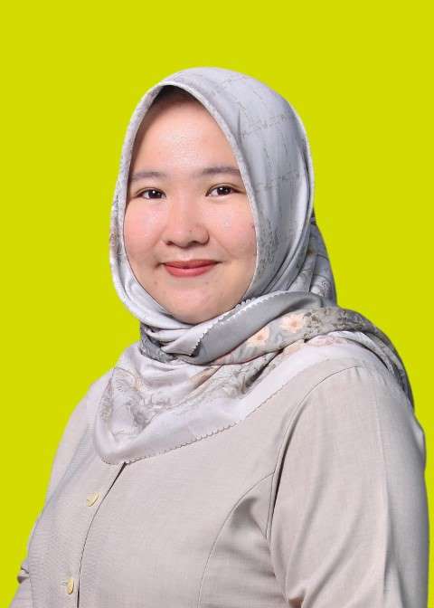 Descyana Hakim, STE