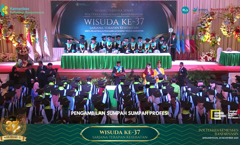 Poltekkes Kemenkes Banjarmasin Kukuhkan 858 Lulusan pada Wisuda ke-37